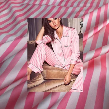 Модная розово-белая полосатая ткань с принтом, имитирующим шелк, атлас Для женского платья, блузки, брюк, пижамы, ткань для шитья своими руками