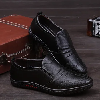Новая модная мужская обувь в деловом стиле, Классические кожаные мужские костюмы, Обувь, Модные модельные туфли на шнуровке, мужские оксфорды 2021 688